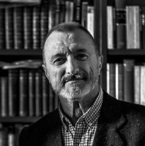 El autor Arturo Pérez-Reverte