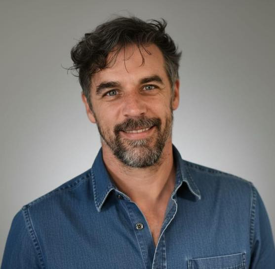 En la imagen Jacobo Muñoz director de "Maldito Bar"